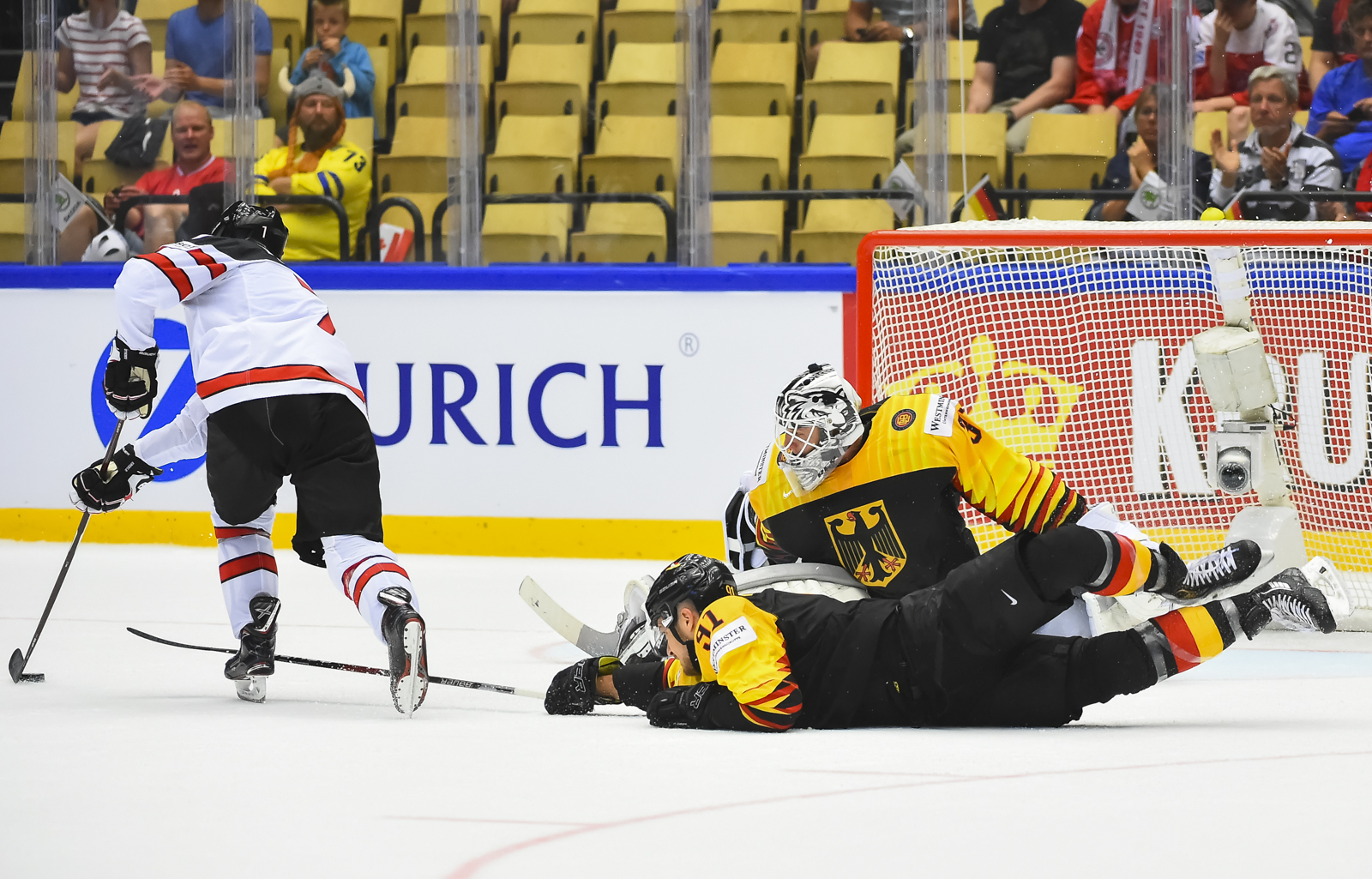 IIHF - Gallery: Canada vs. Germany