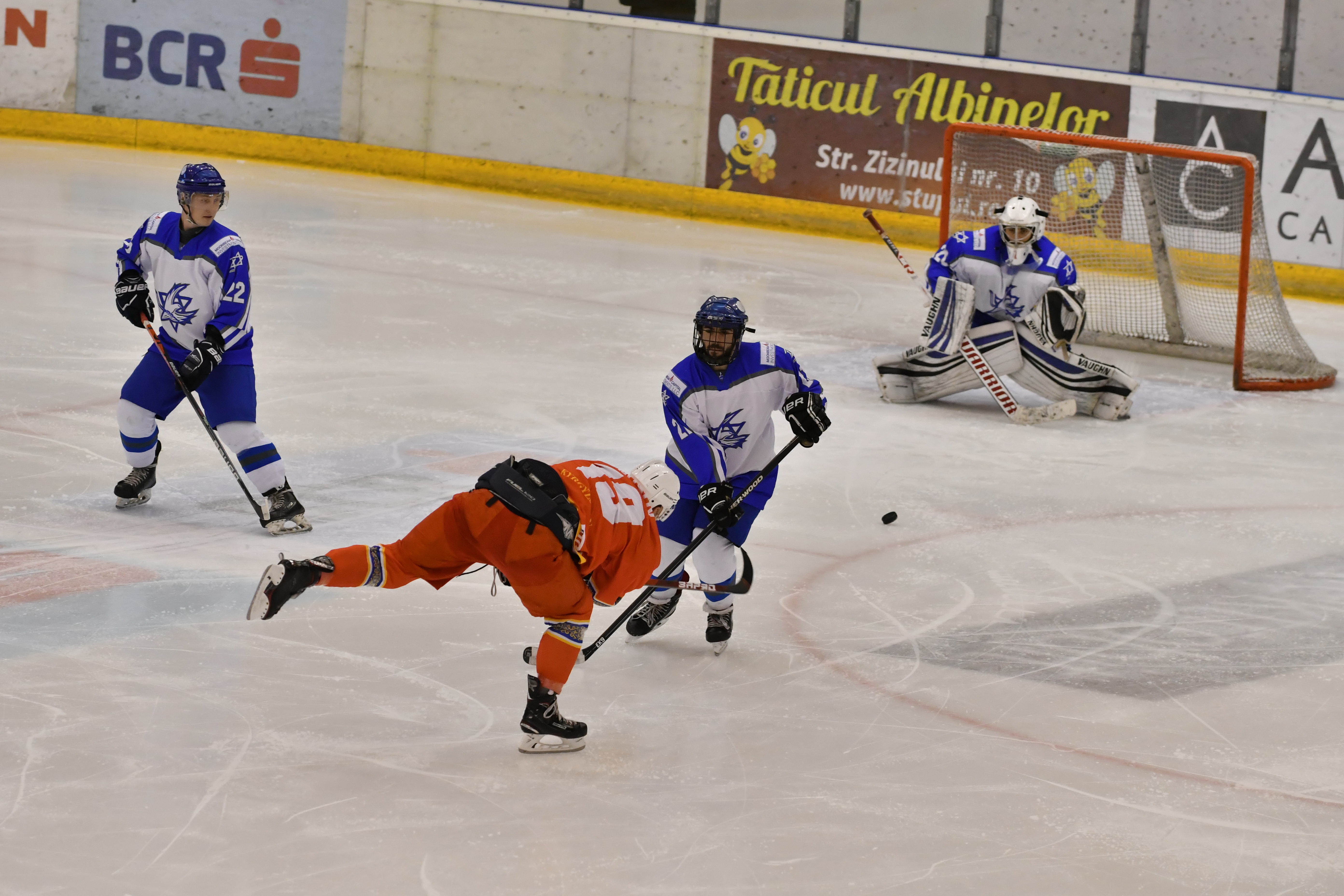 IIHF - Israel fights back in OT win