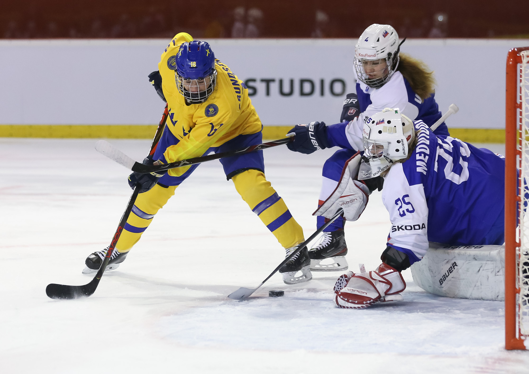 Sweden Vs Slovakia Hockey Iihf Sweden Too Strong For Slovakia 